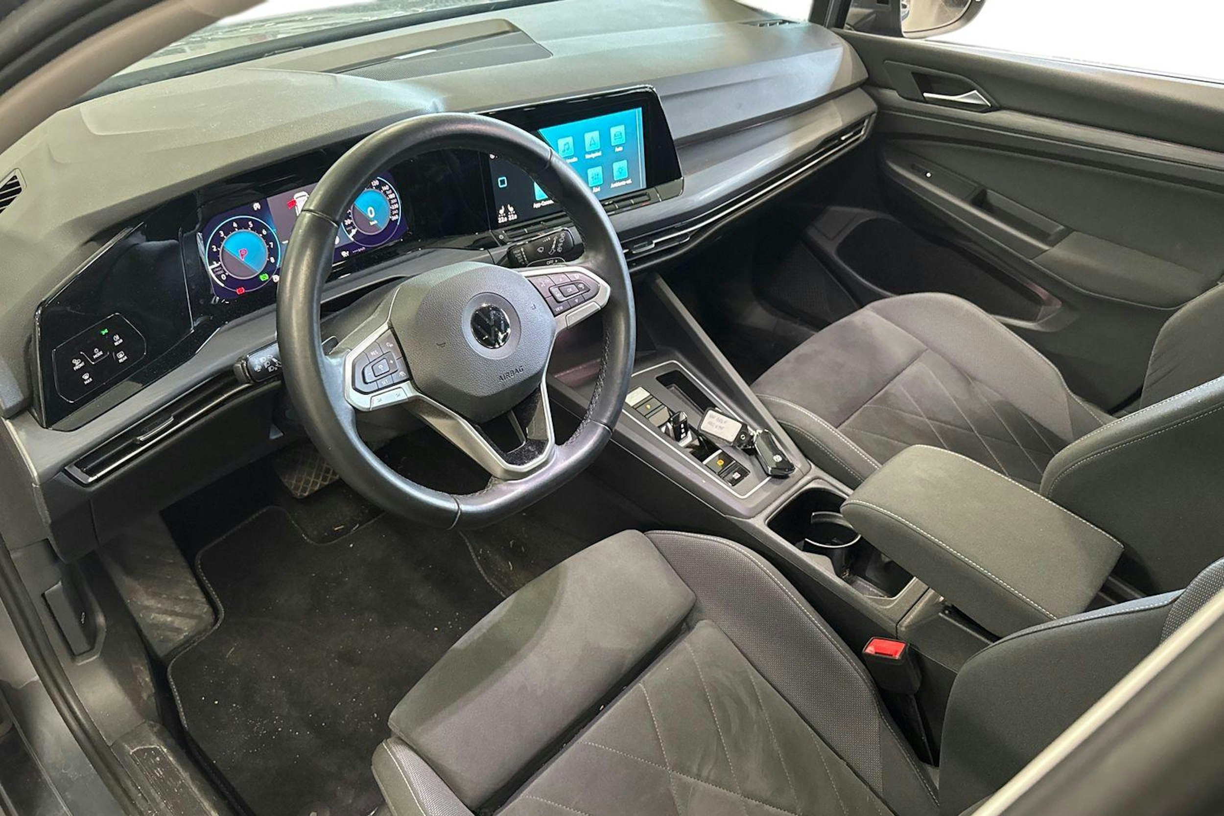 harmaa Volkswagen Golf 2021 kuva 3.