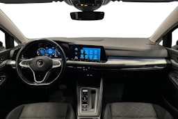 musta Volkswagen Golf 2021 kuva 9.