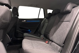 musta Volkswagen Golf 2021 kuva 10.