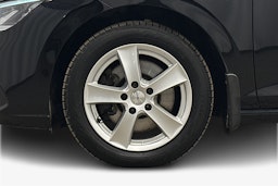 musta Volkswagen Golf 2021 kuva 11.