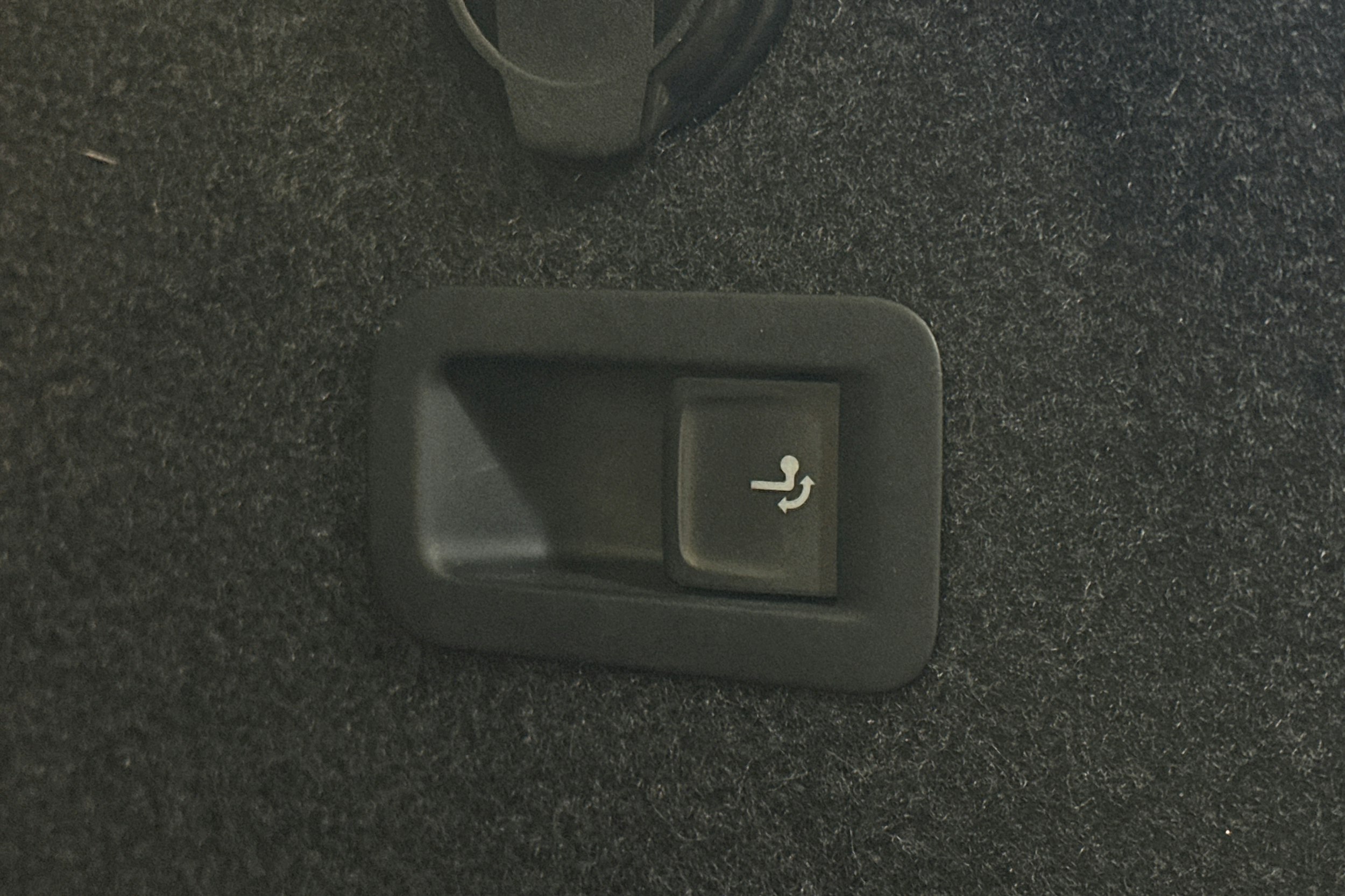 musta Volkswagen Golf 2021 kuva 15.