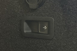 musta Volkswagen Golf 2021 kuva 15.