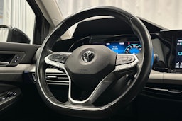 musta Volkswagen Golf 2021 kuva 18.