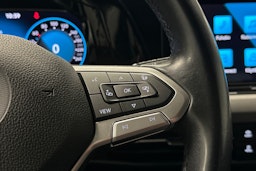 musta Volkswagen Golf 2021 kuva 20.