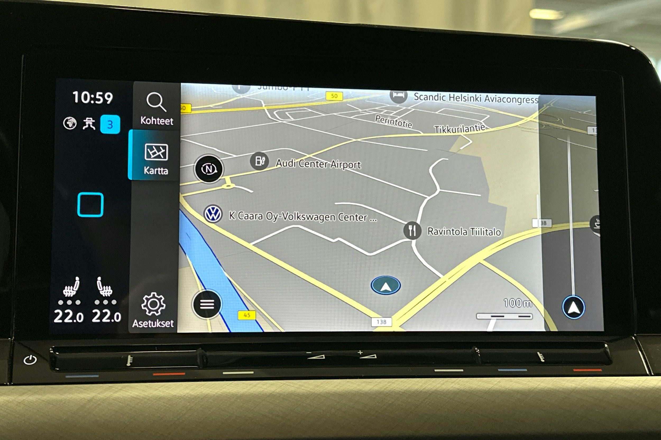 musta Volkswagen Golf 2021 kuva 22.