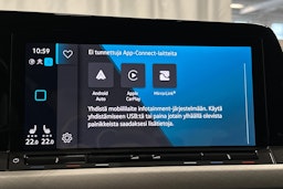 musta Volkswagen Golf 2021 kuva 23.