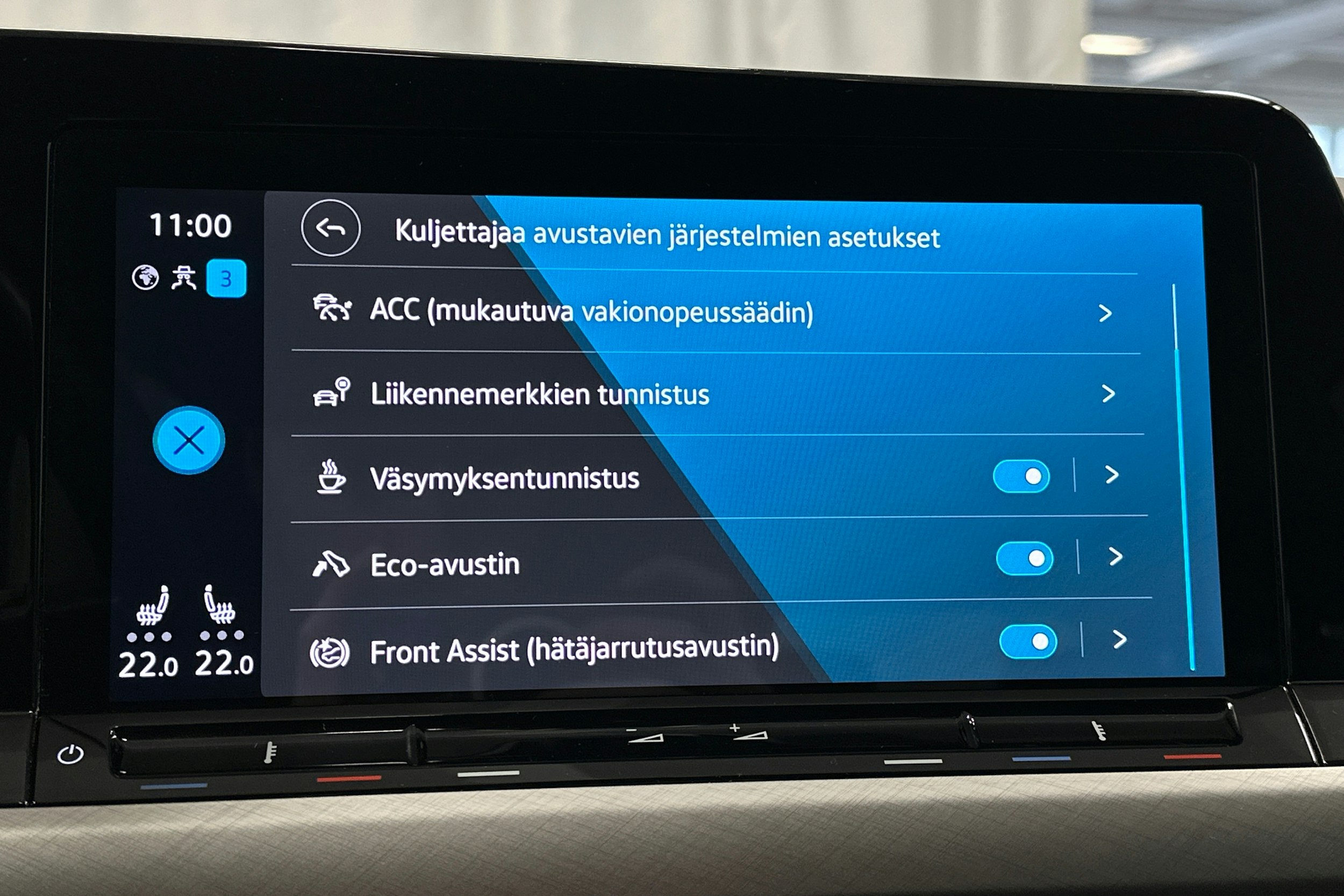 musta Volkswagen Golf 2021 kuva 26.