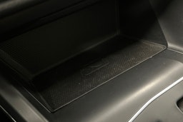 musta Volkswagen Golf 2021 kuva 29.