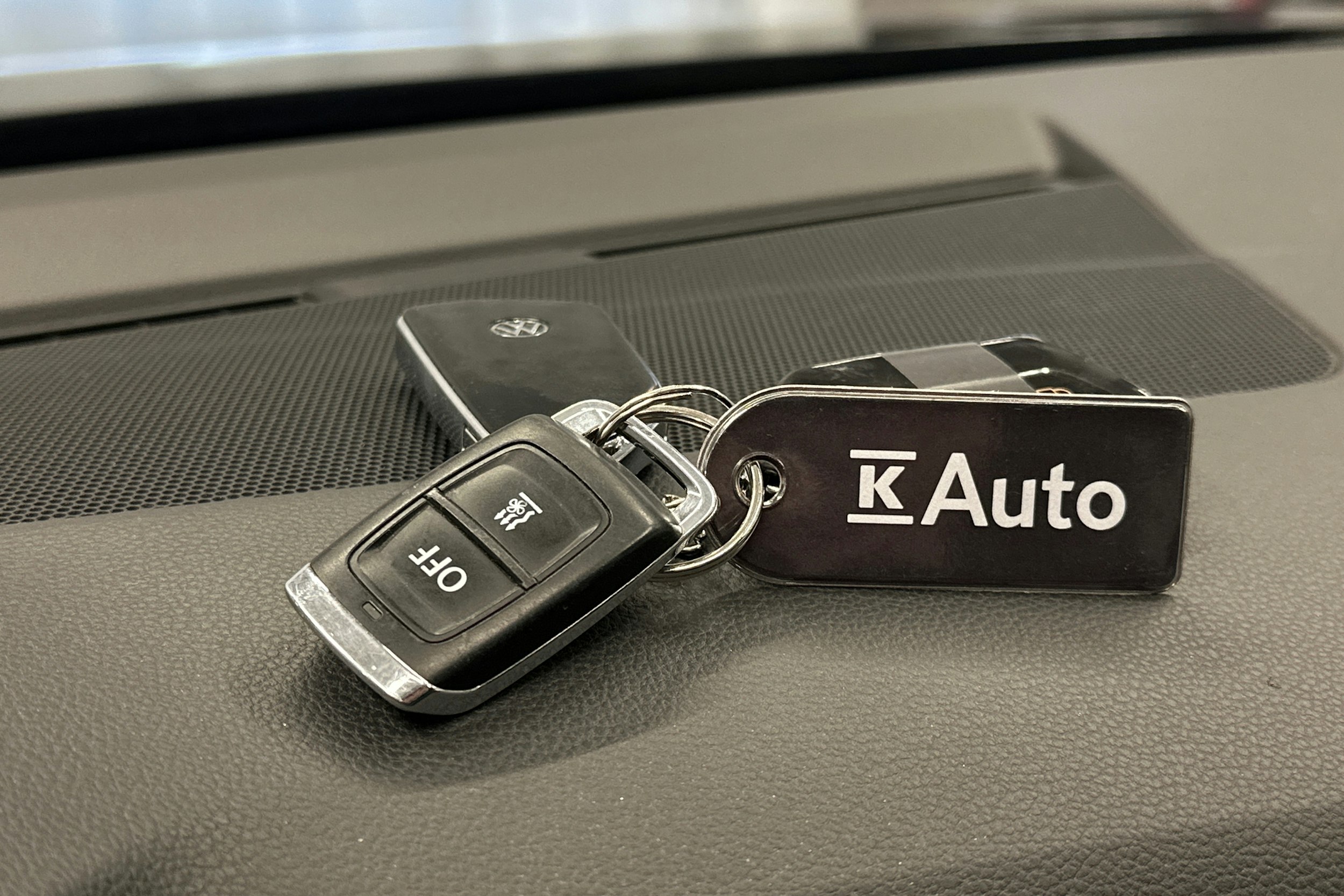 musta Volkswagen Golf 2021 kuva 31.