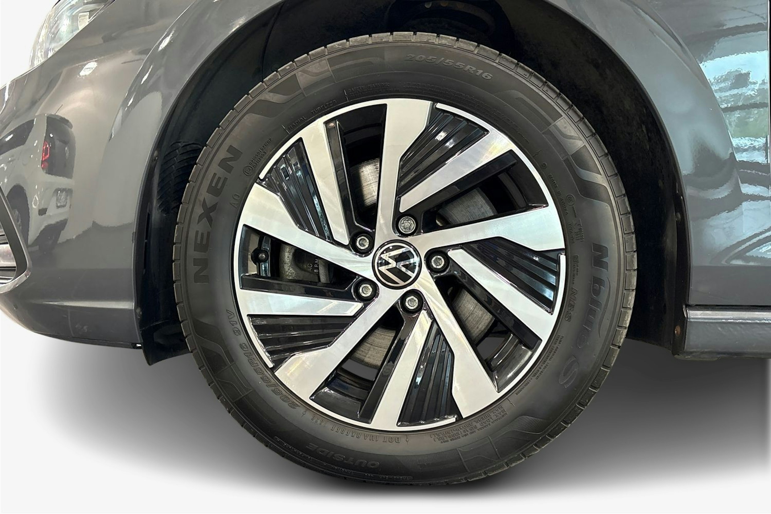 harmaa Volkswagen Golf 2021 kuva 11.