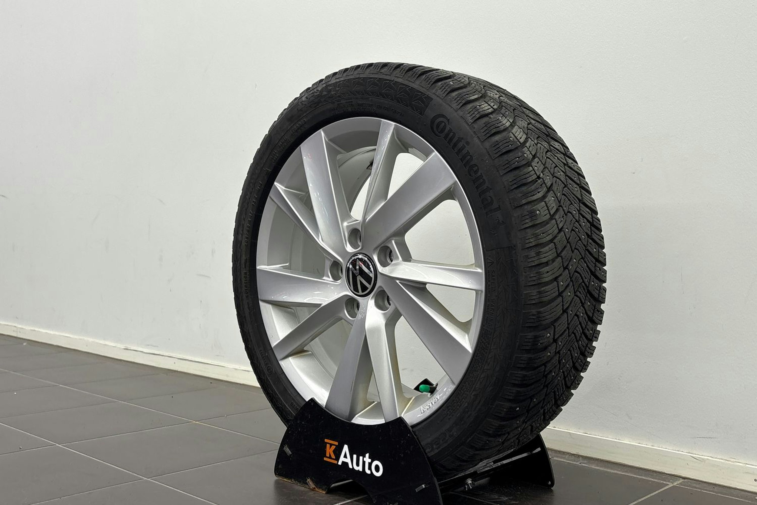 harmaa Volkswagen Golf 2021 kuva 13.