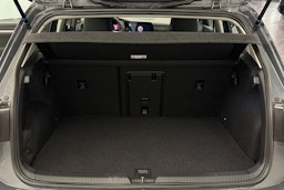 harmaa Volkswagen Golf 2021 kuva 29.
