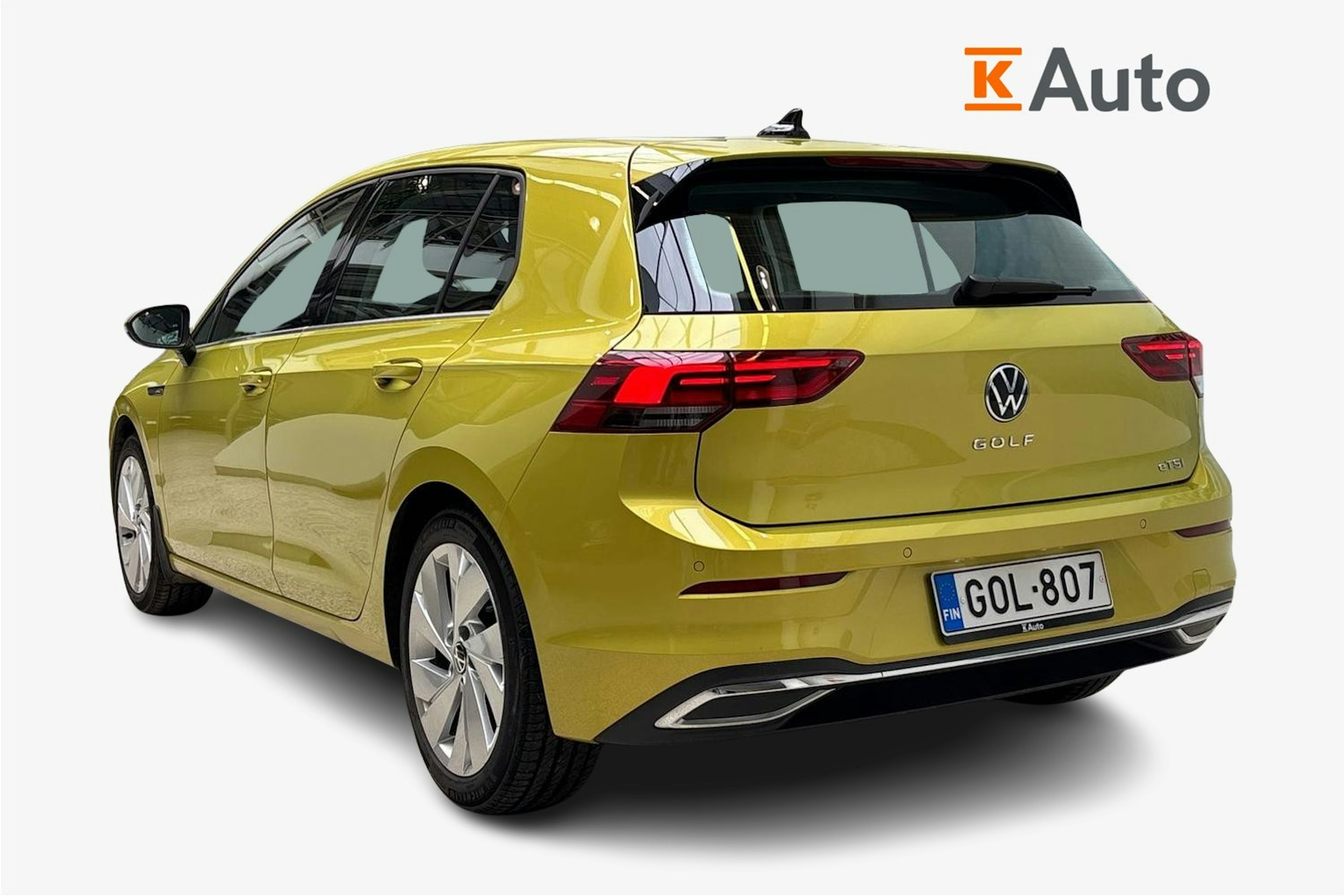 keltainen Volkswagen Golf 2021 kuva 2.