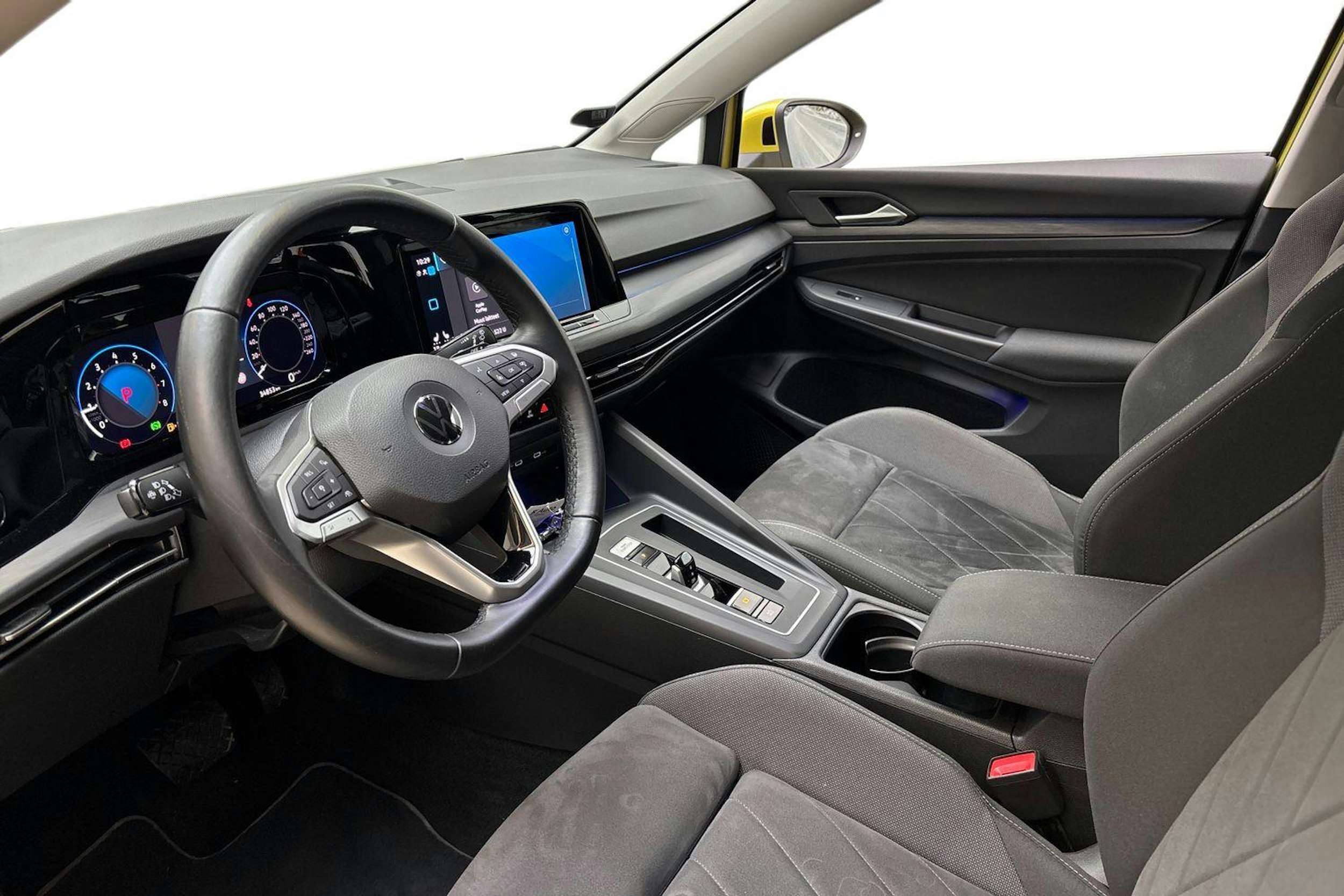 keltainen Volkswagen Golf 2021 kuva 6.
