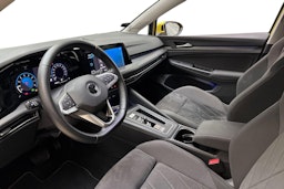 keltainen Volkswagen Golf 2021 kuva 6.