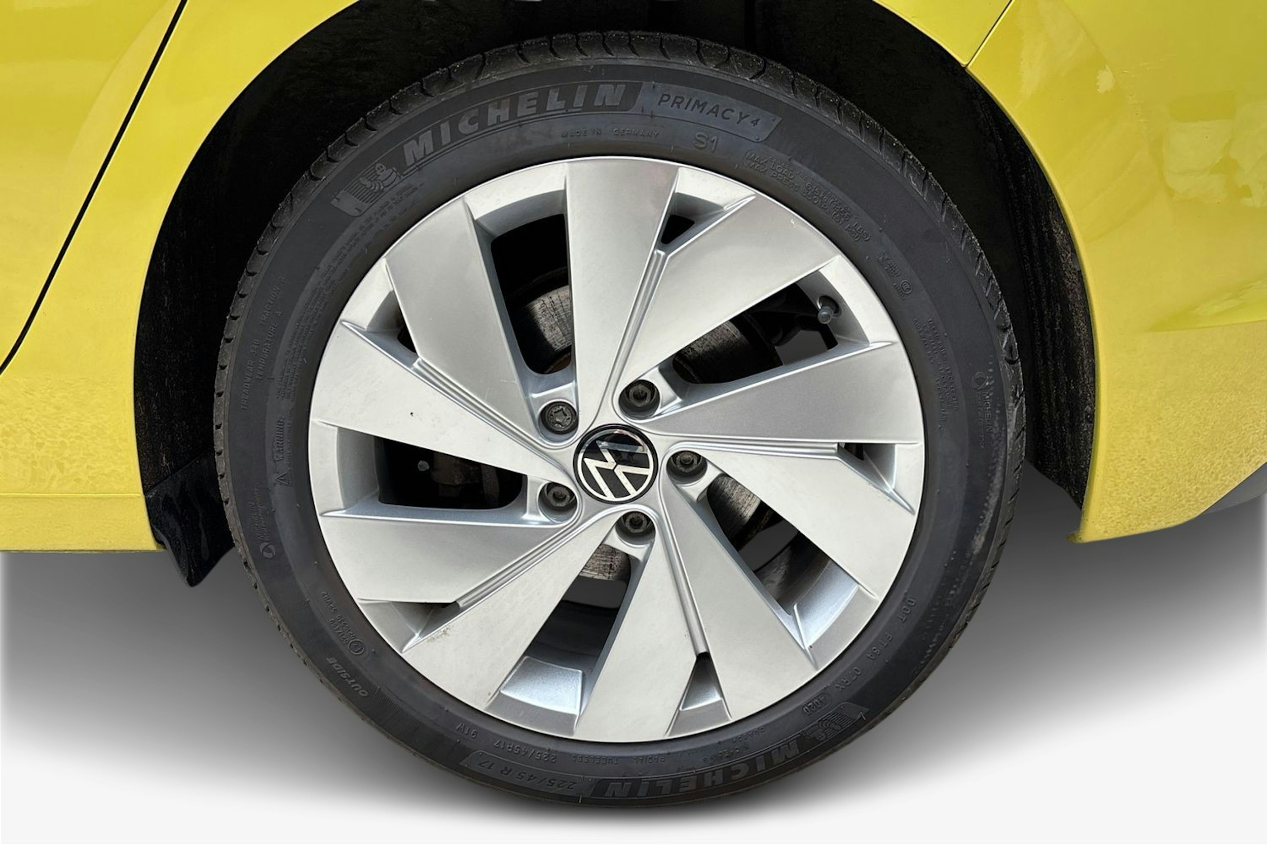 keltainen Volkswagen Golf 2021 kuva 9.