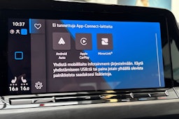 keltainen Volkswagen Golf 2021 kuva 17.