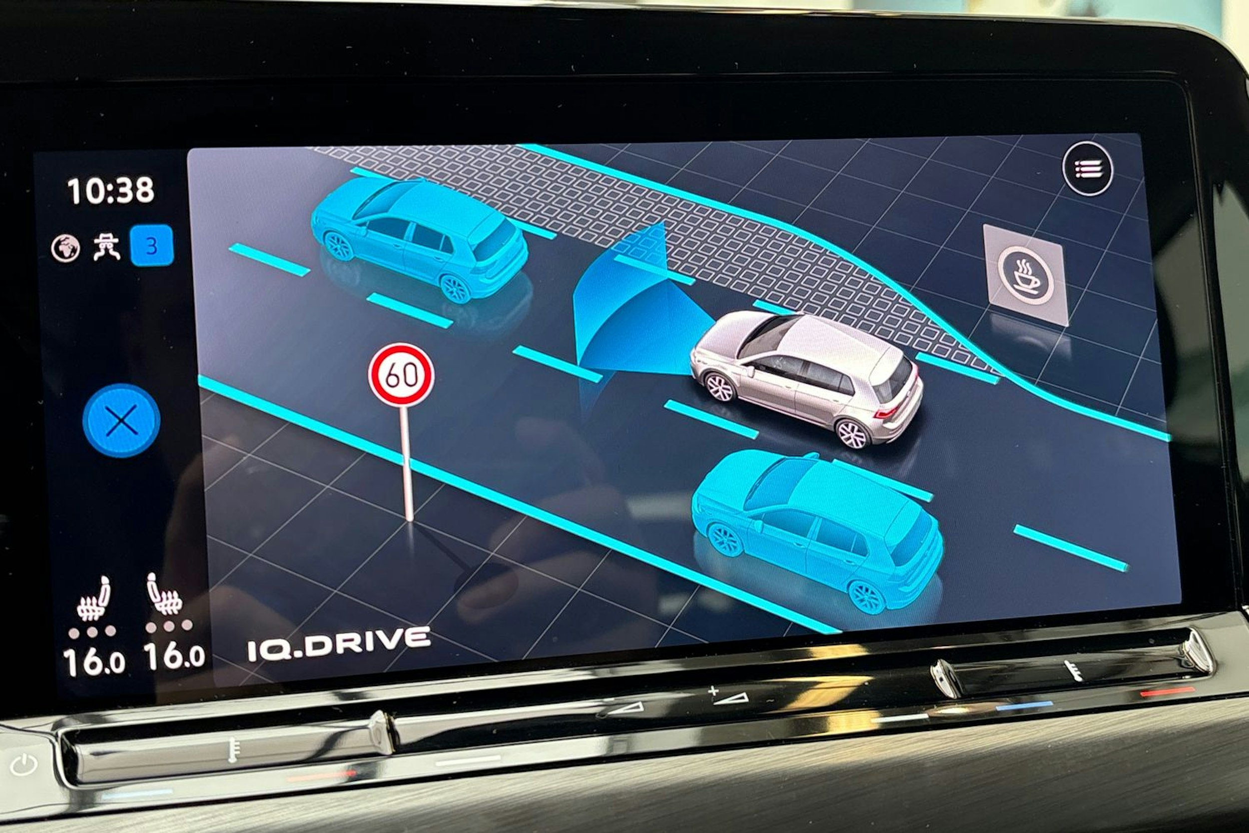 keltainen Volkswagen Golf 2021 kuva 20.