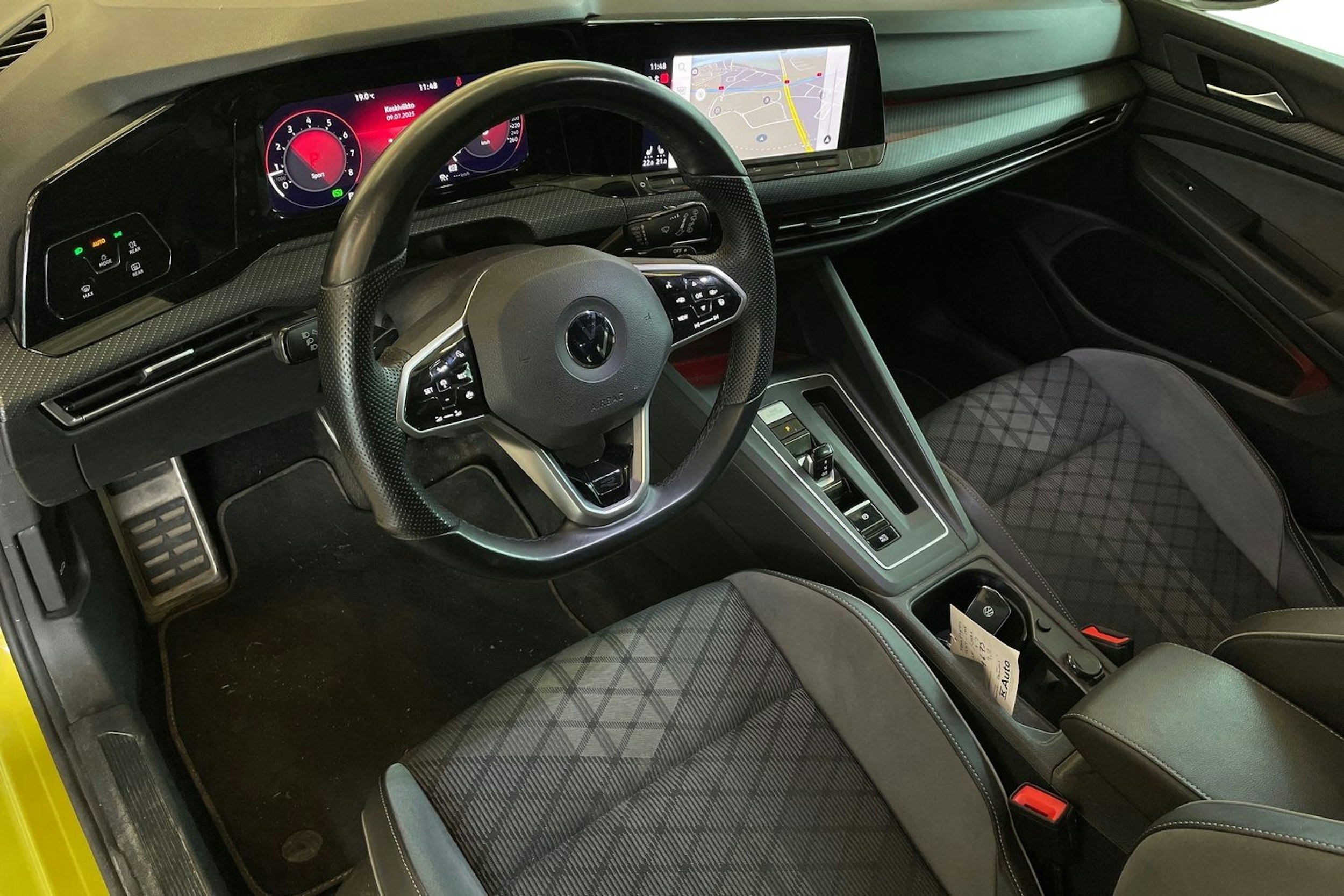 Keltainen Volkswagen GOLF 2021 kuva 3.
