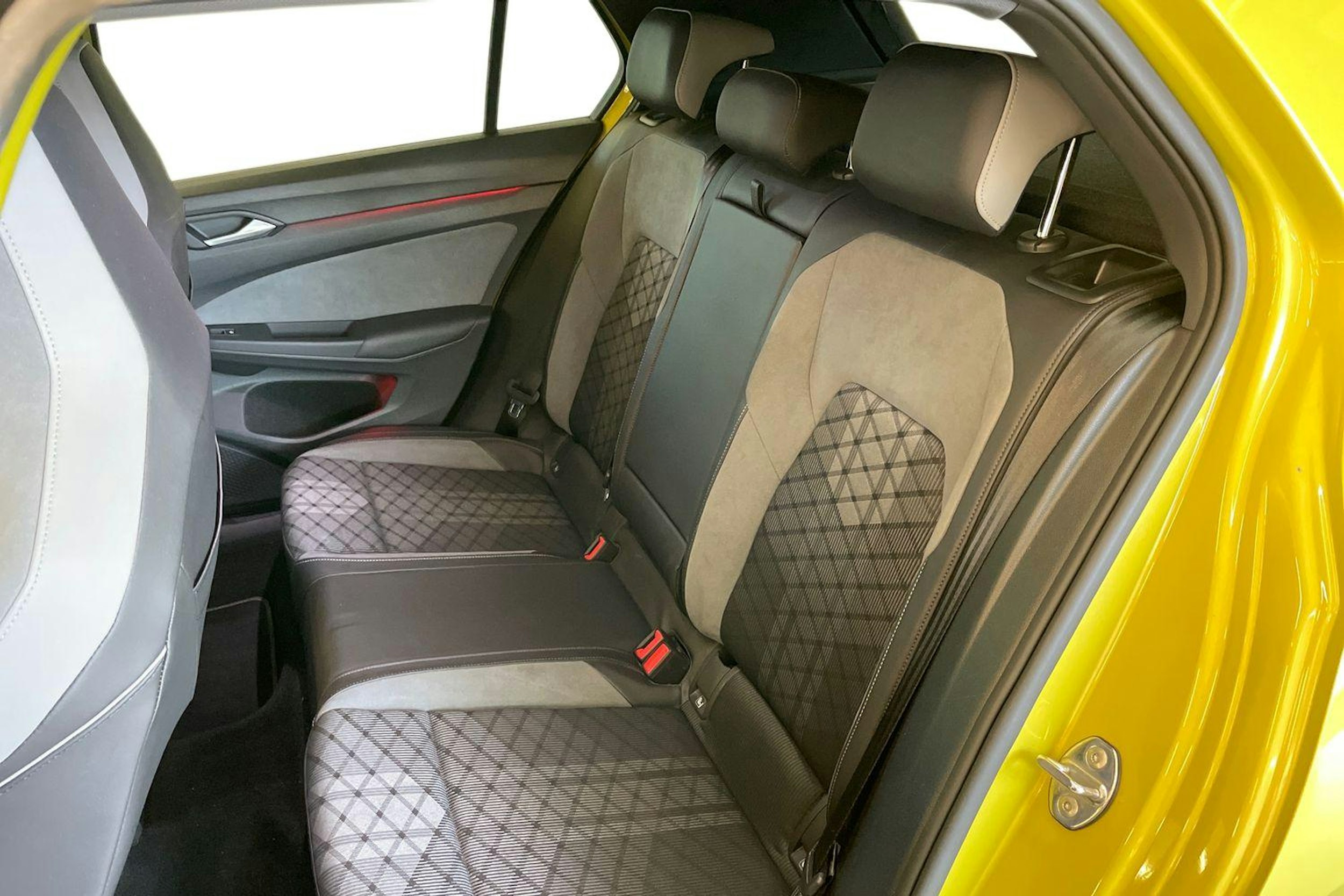 Keltainen Volkswagen GOLF 2021 kuva 8.
