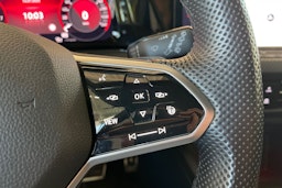 Keltainen Volkswagen GOLF 2021 kuva 12.