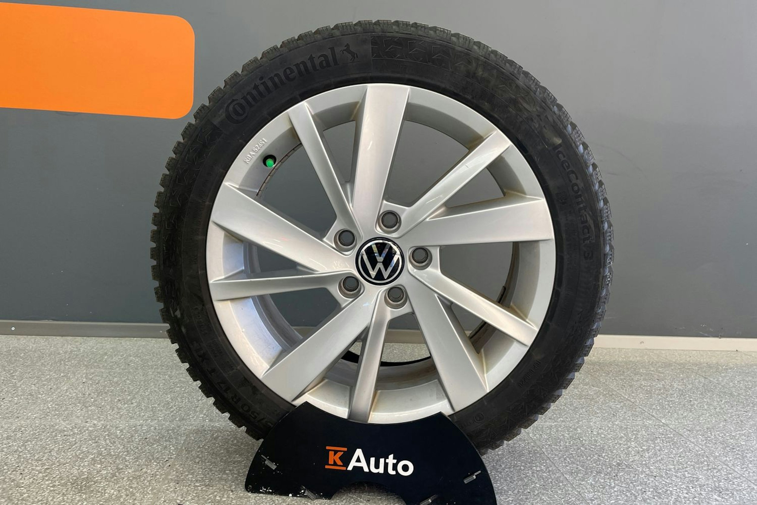 Keltainen Volkswagen GOLF 2021 kuva 18.