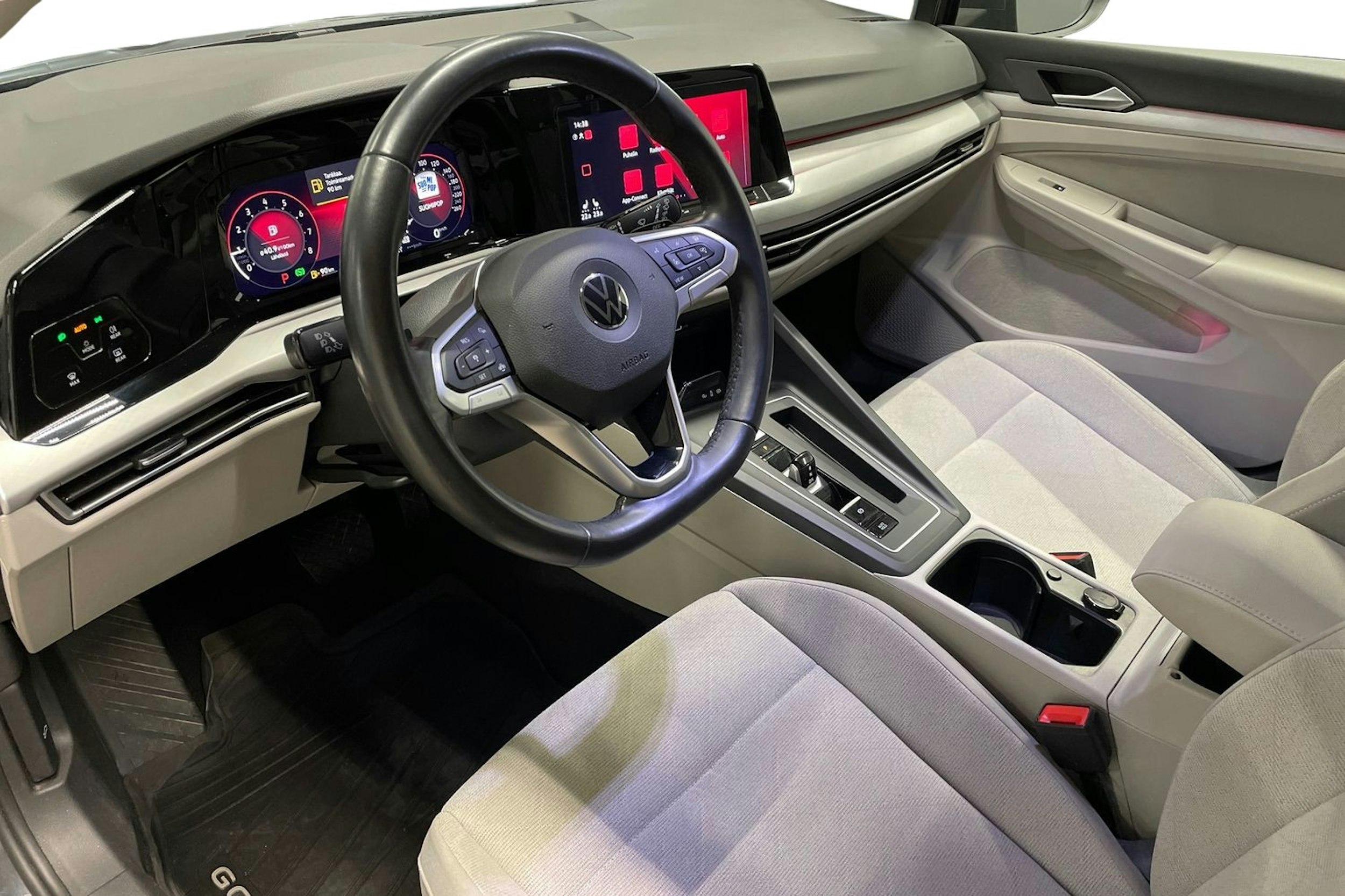 harmaa Volkswagen Golf 2021 kuva 7.
