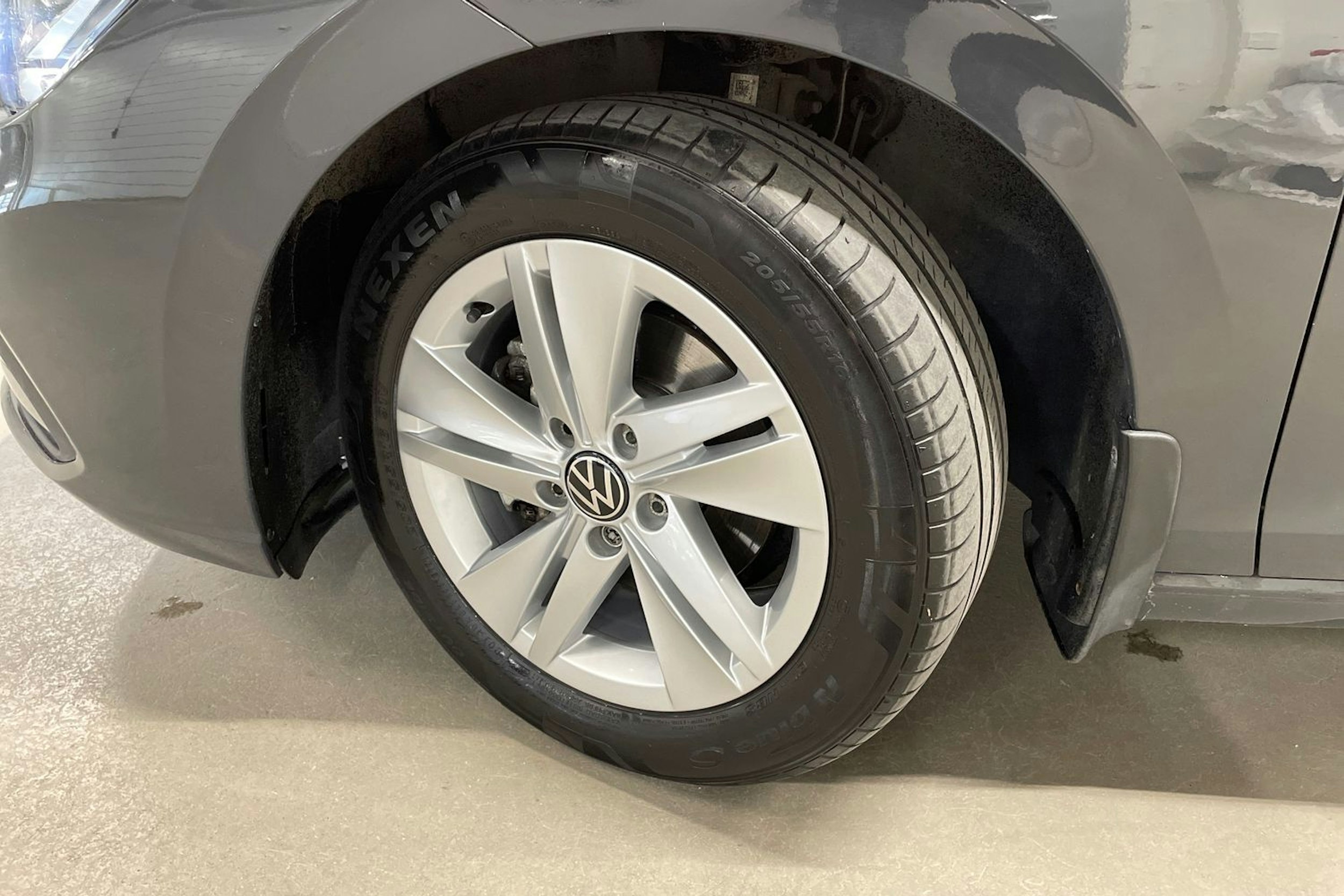 harmaa Volkswagen Golf 2021 kuva 13.