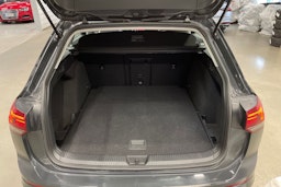 harmaa Volkswagen Golf 2021 kuva 15.
