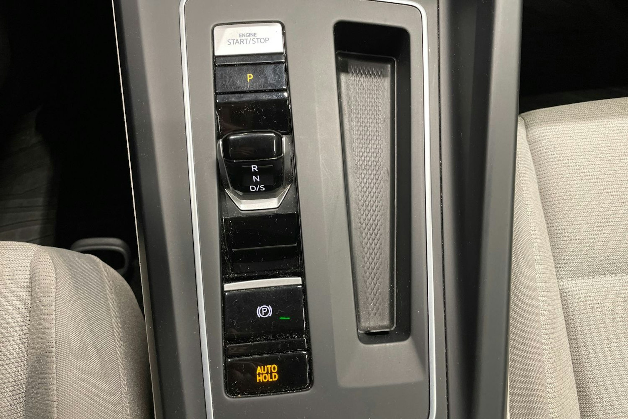 harmaa Volkswagen Golf 2021 kuva 24.