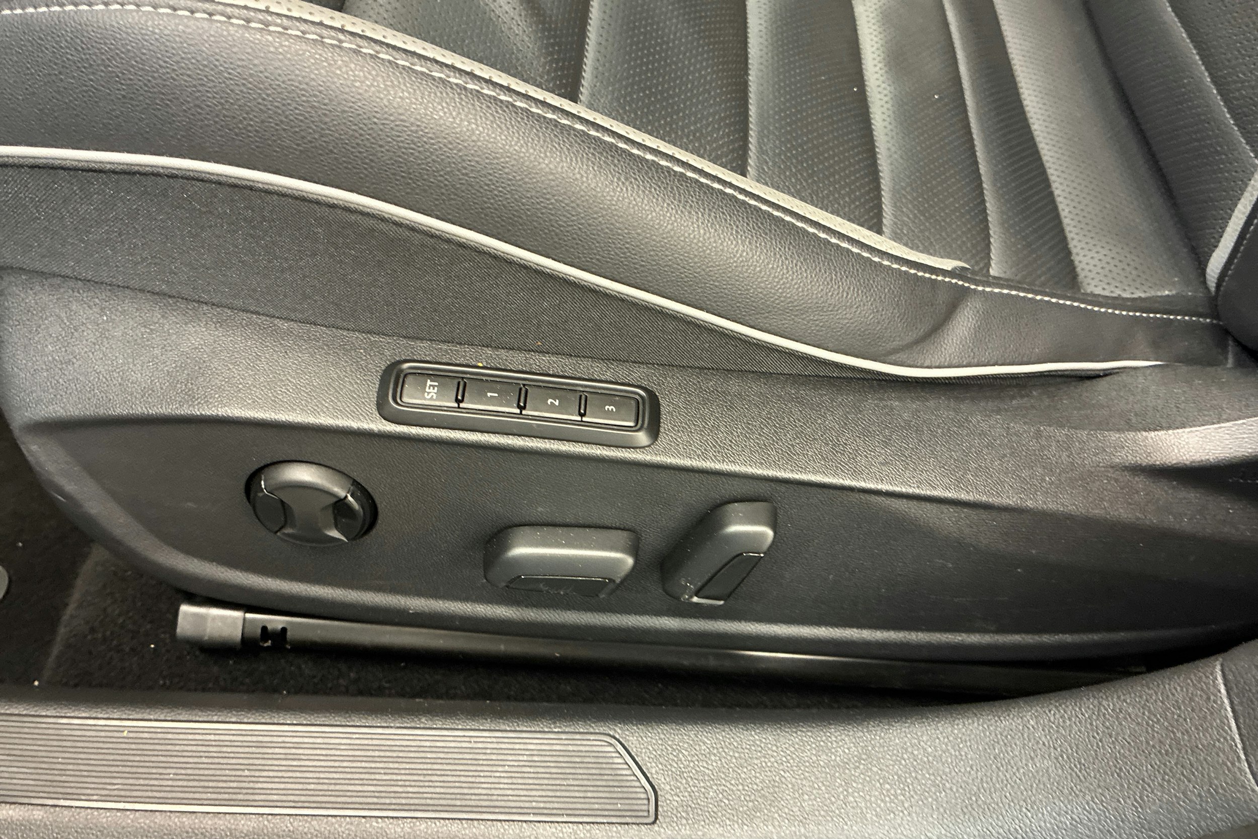 Harmaa Volkswagen GOLF 2021 kuva 14.