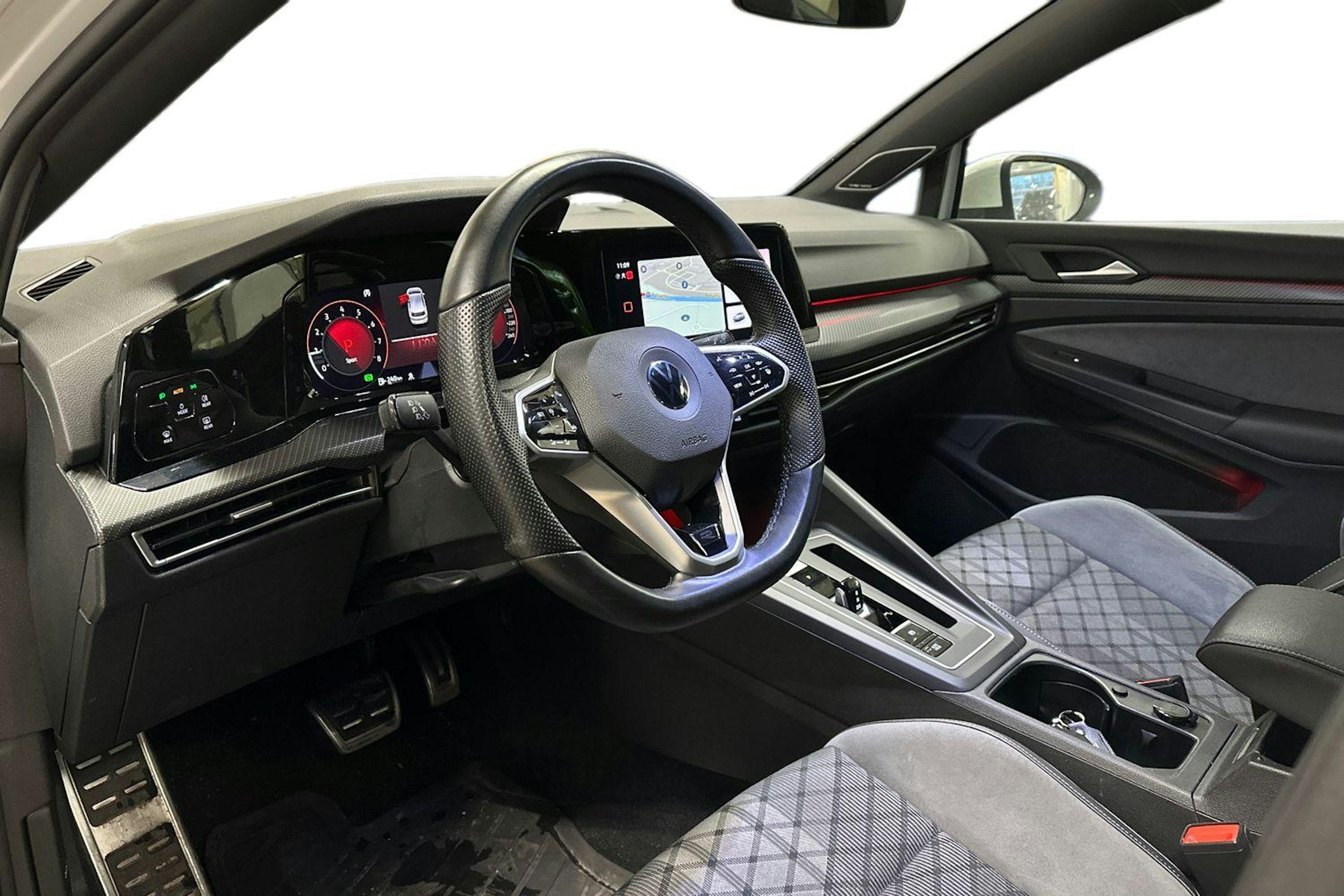 valkoinen Volkswagen Golf 2021 kuva 3.