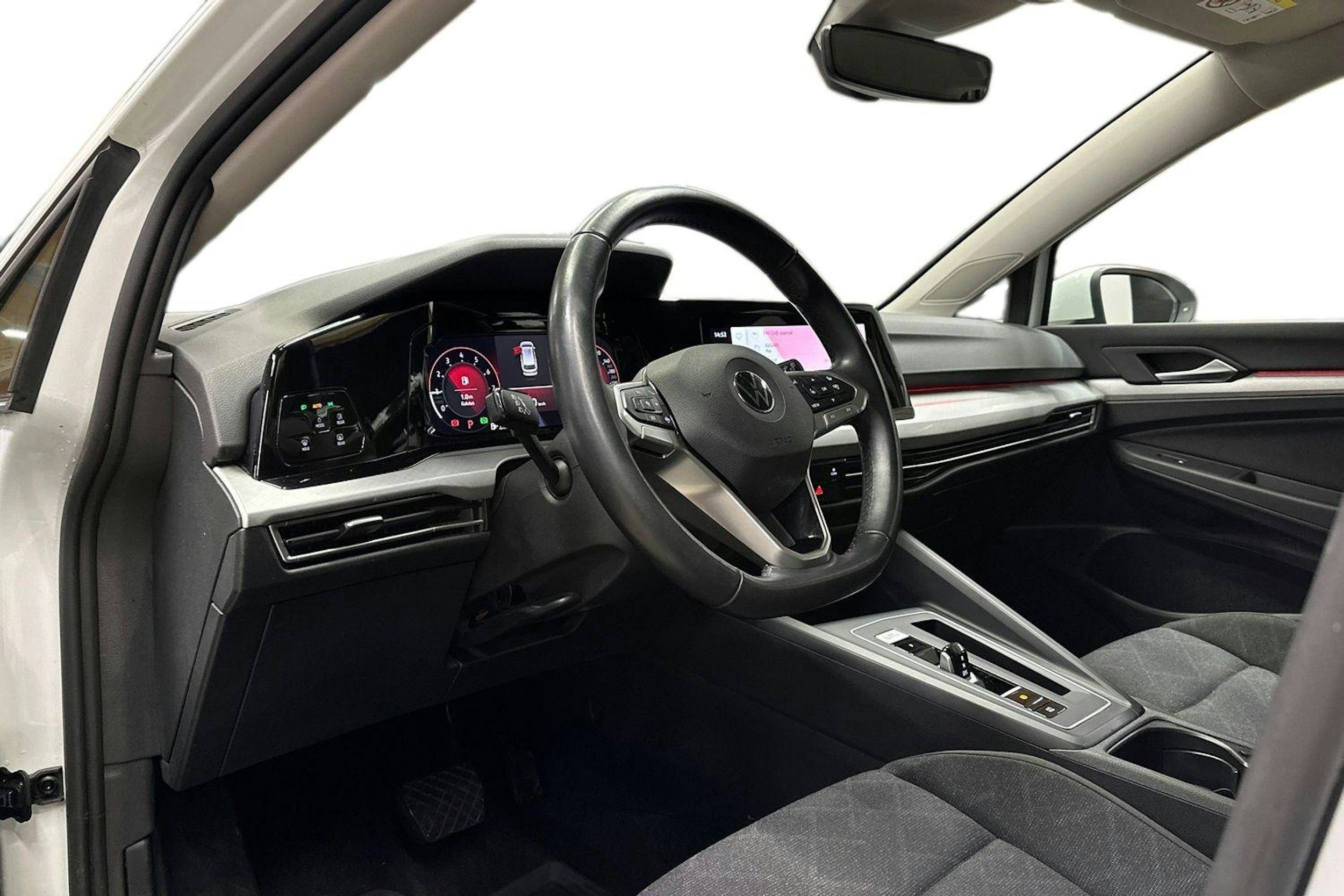 valkoinen Volkswagen Golf 2021 kuva 6.