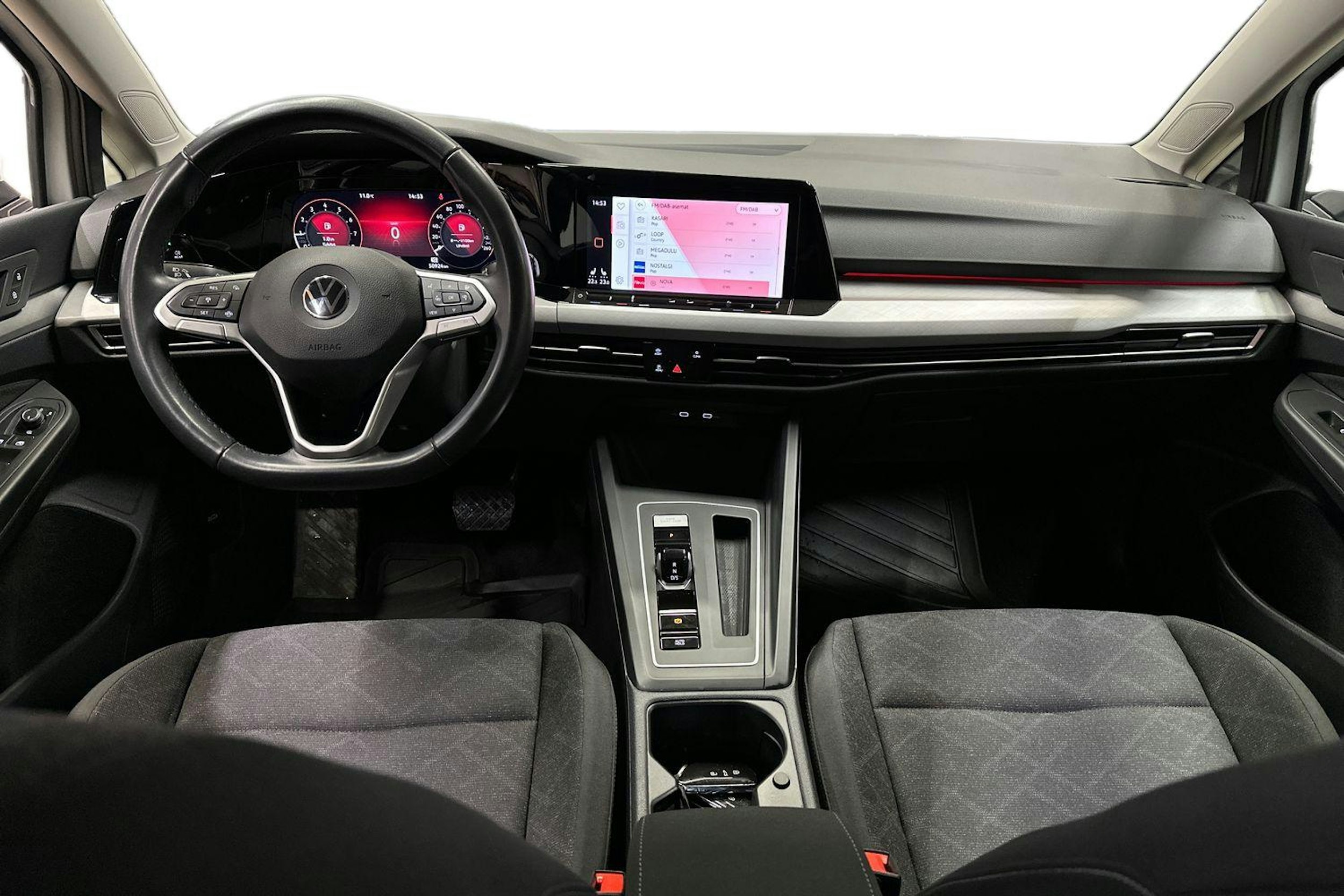 valkoinen Volkswagen Golf 2021 kuva 7.