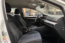 valkoinen Volkswagen Golf 2021 kuva 11.