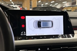 valkoinen Volkswagen Golf 2021 kuva 13.