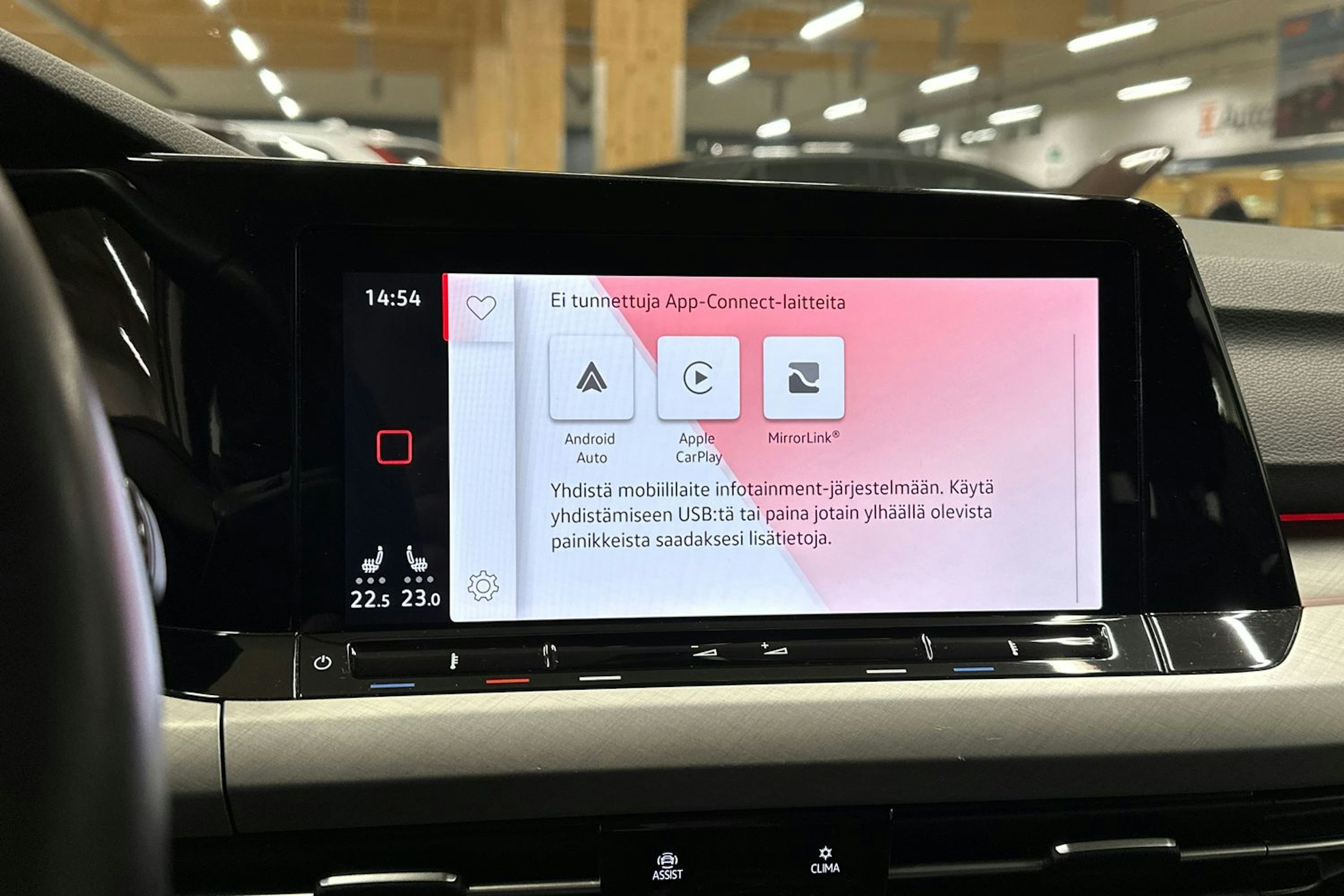 valkoinen Volkswagen Golf 2021 kuva 14.