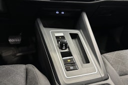 valkoinen Volkswagen Golf 2021 kuva 18.