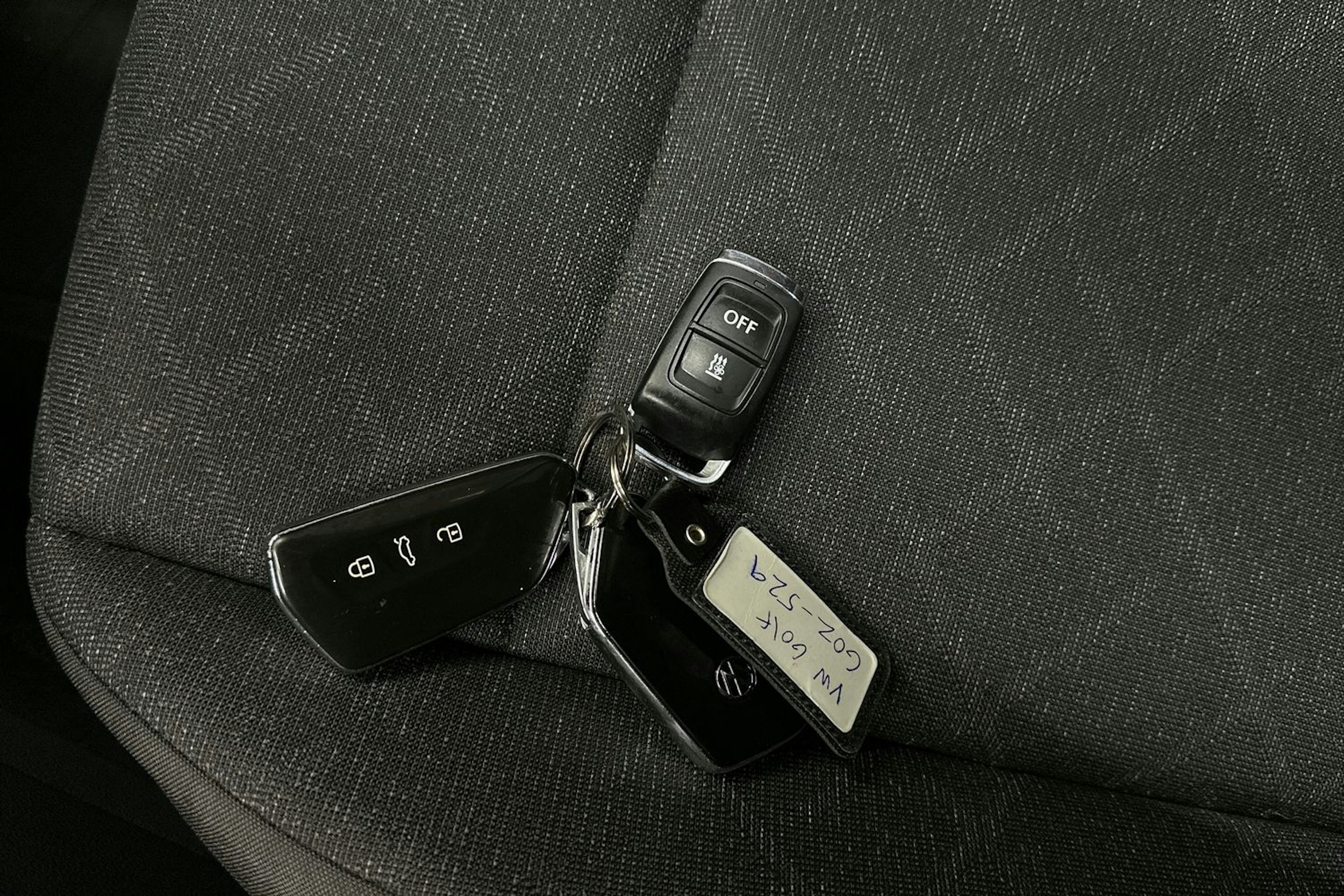 valkoinen Volkswagen Golf 2021 kuva 19.