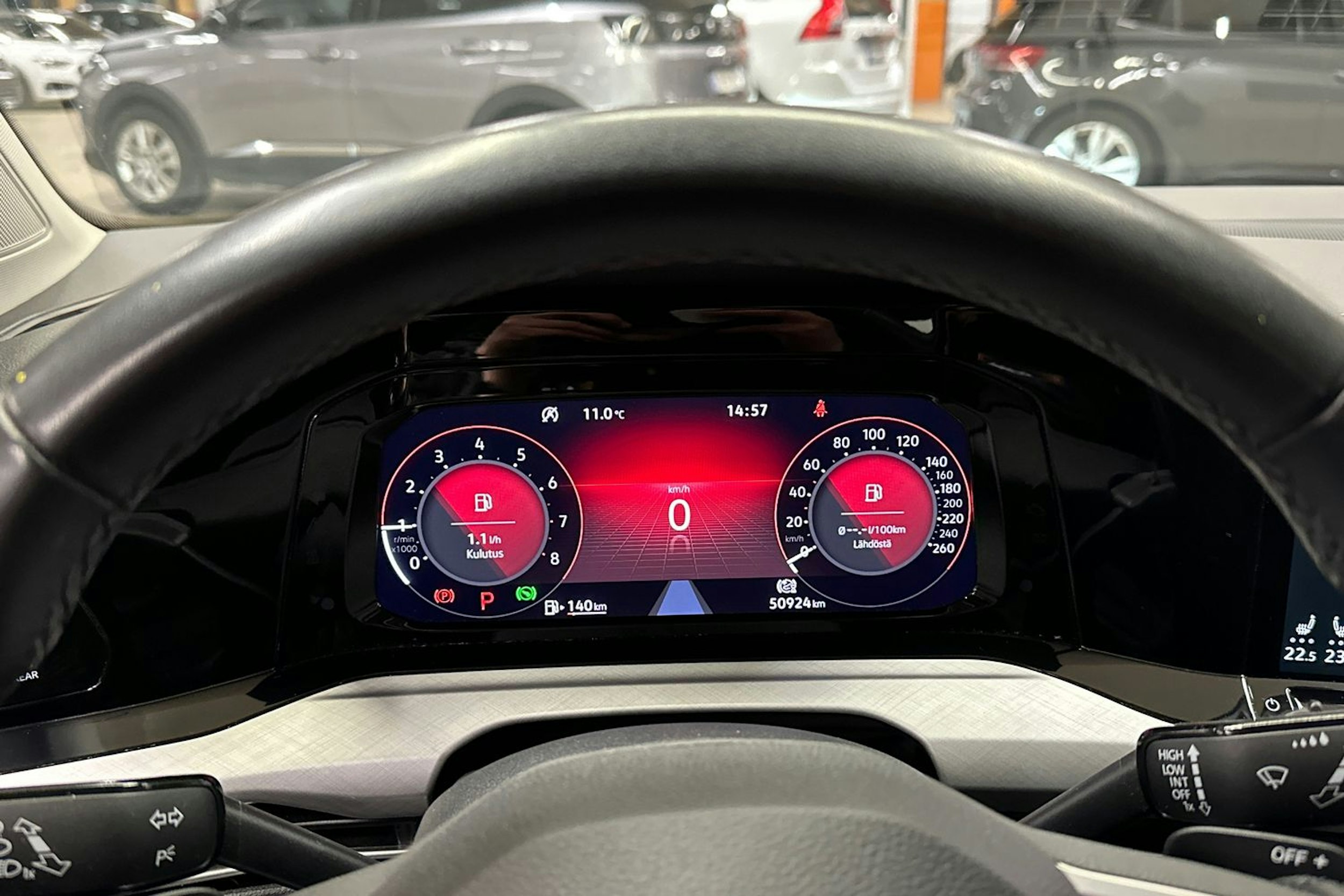 valkoinen Volkswagen Golf 2021 kuva 20.