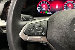 valkoinen Volkswagen Golf 2021 kuva 21.