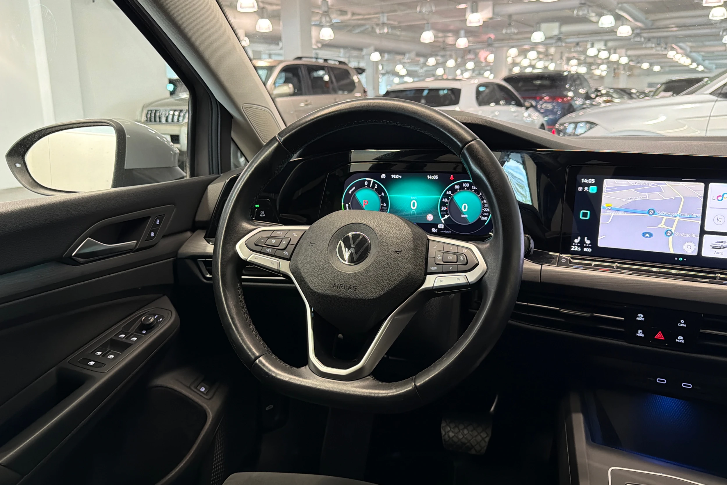 harmaa Volkswagen Golf 2021 kuva 17.