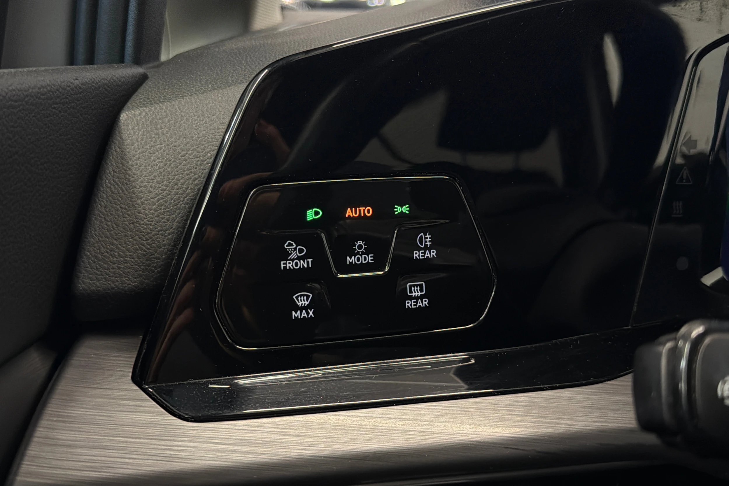 harmaa Volkswagen Golf 2021 kuva 22.