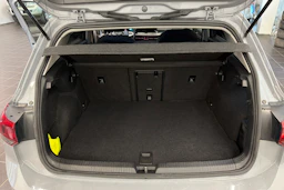 harmaa Volkswagen Golf 2021 kuva 39.