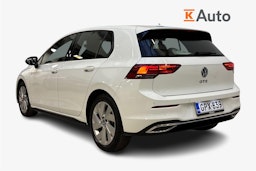 valkoinen Volkswagen Golf 2021 kuva 2.