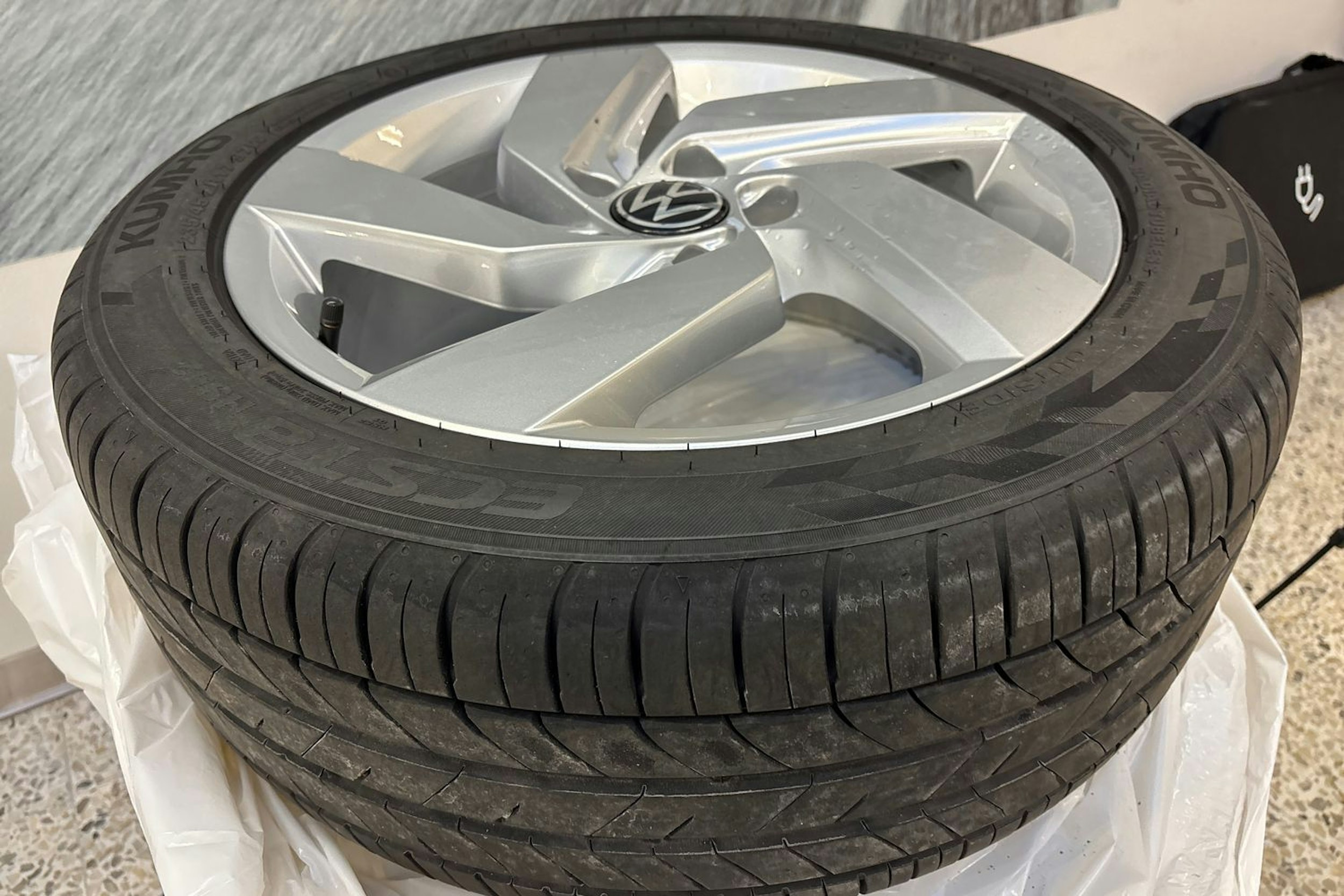 valkoinen Volkswagen Golf 2021 kuva 14.