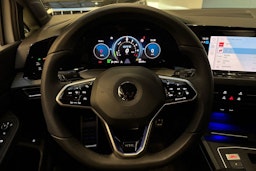 valkoinen Volkswagen Golf 2021 kuva 18.