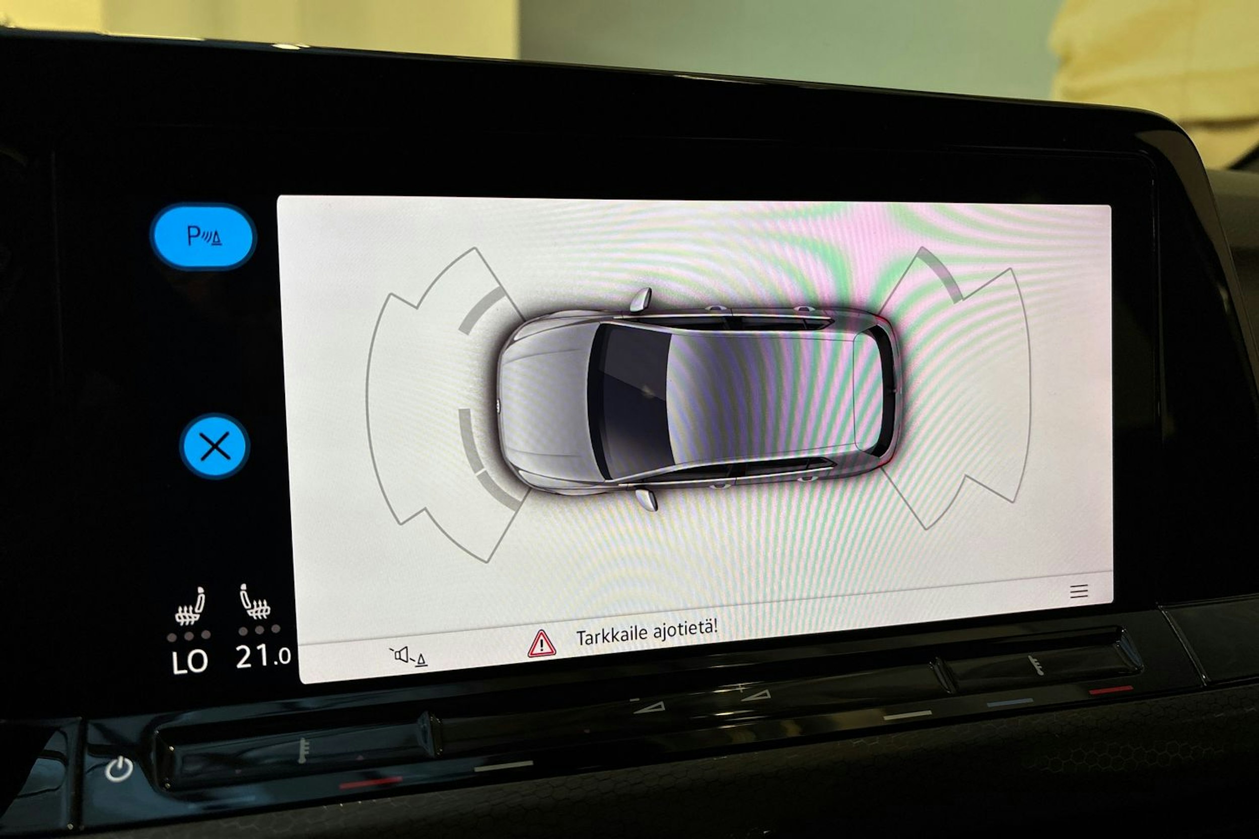 valkoinen Volkswagen Golf 2021 kuva 20.