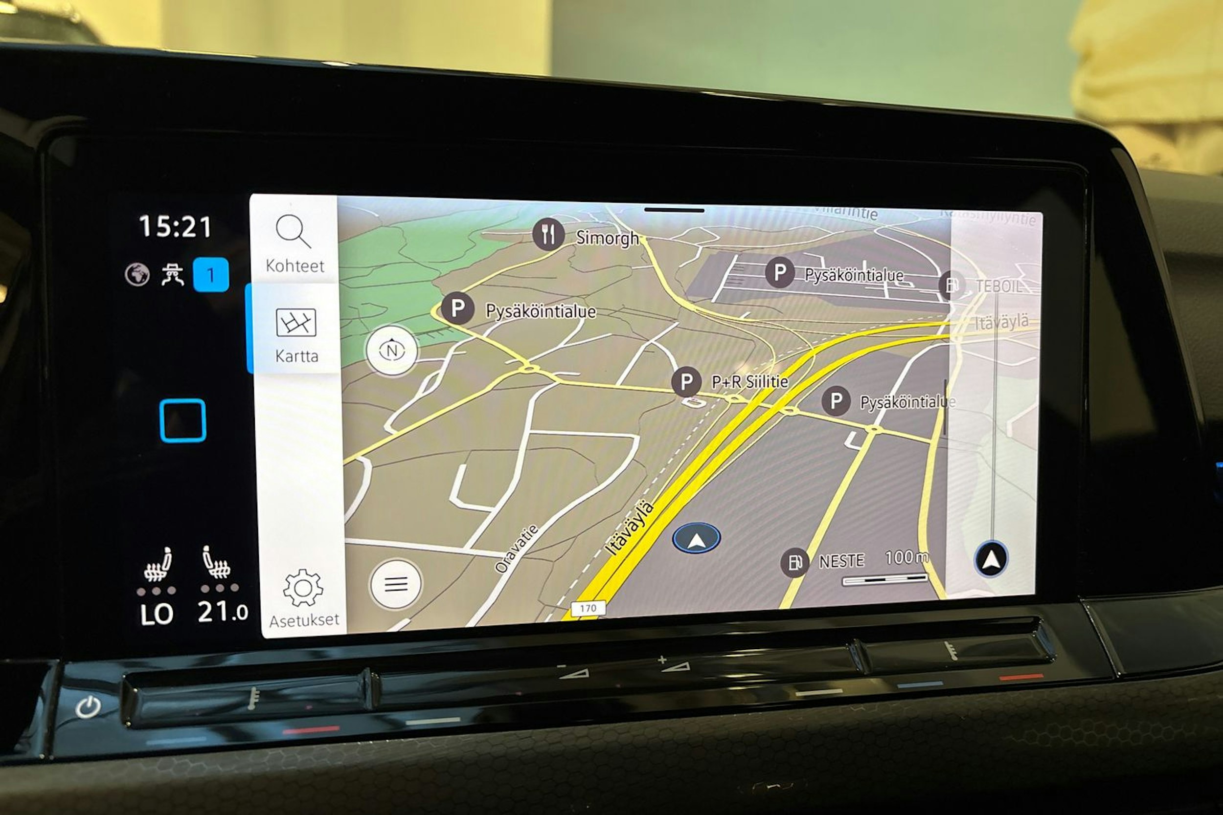 valkoinen Volkswagen Golf 2021 kuva 21.