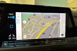 valkoinen Volkswagen Golf 2021 kuva 21.